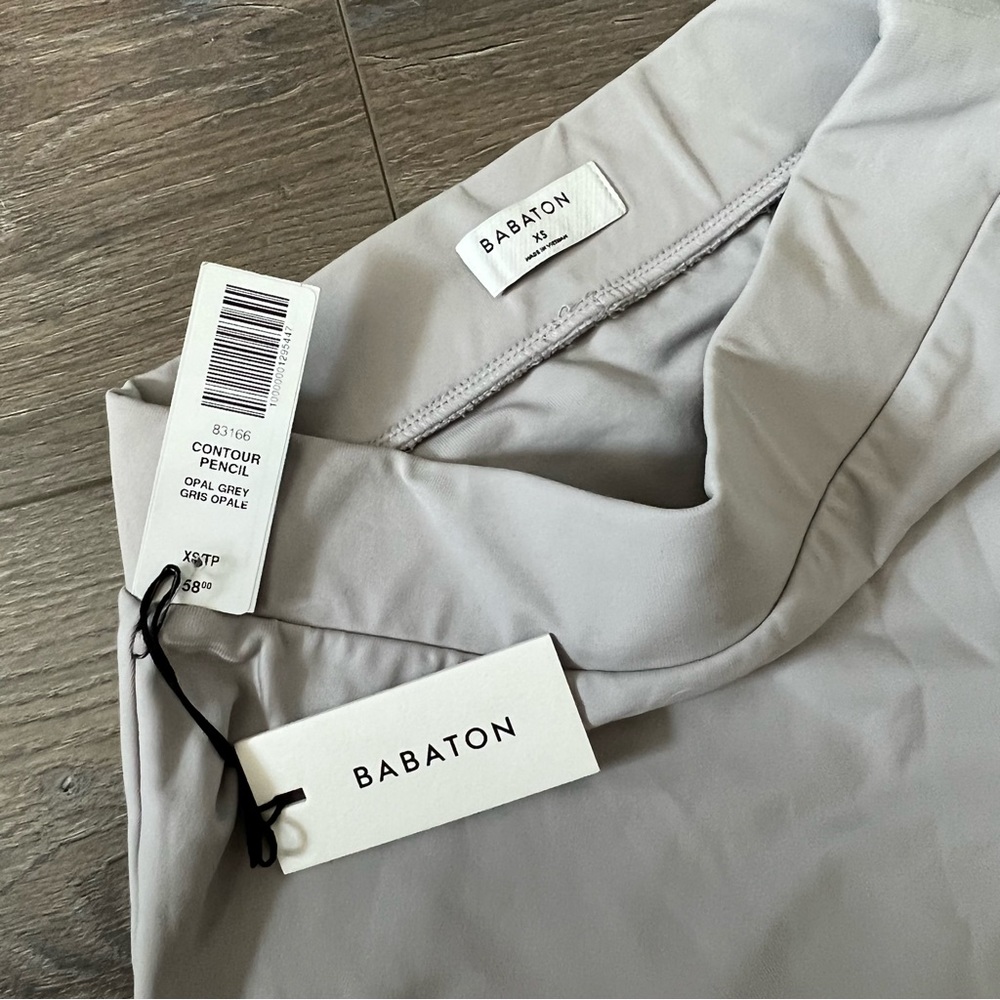 Aritzia Skirt - Picture 3 of 3